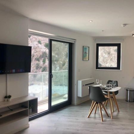 Cp High Floor Luxury Studio With Sea View Гибралтар Екстериор снимка