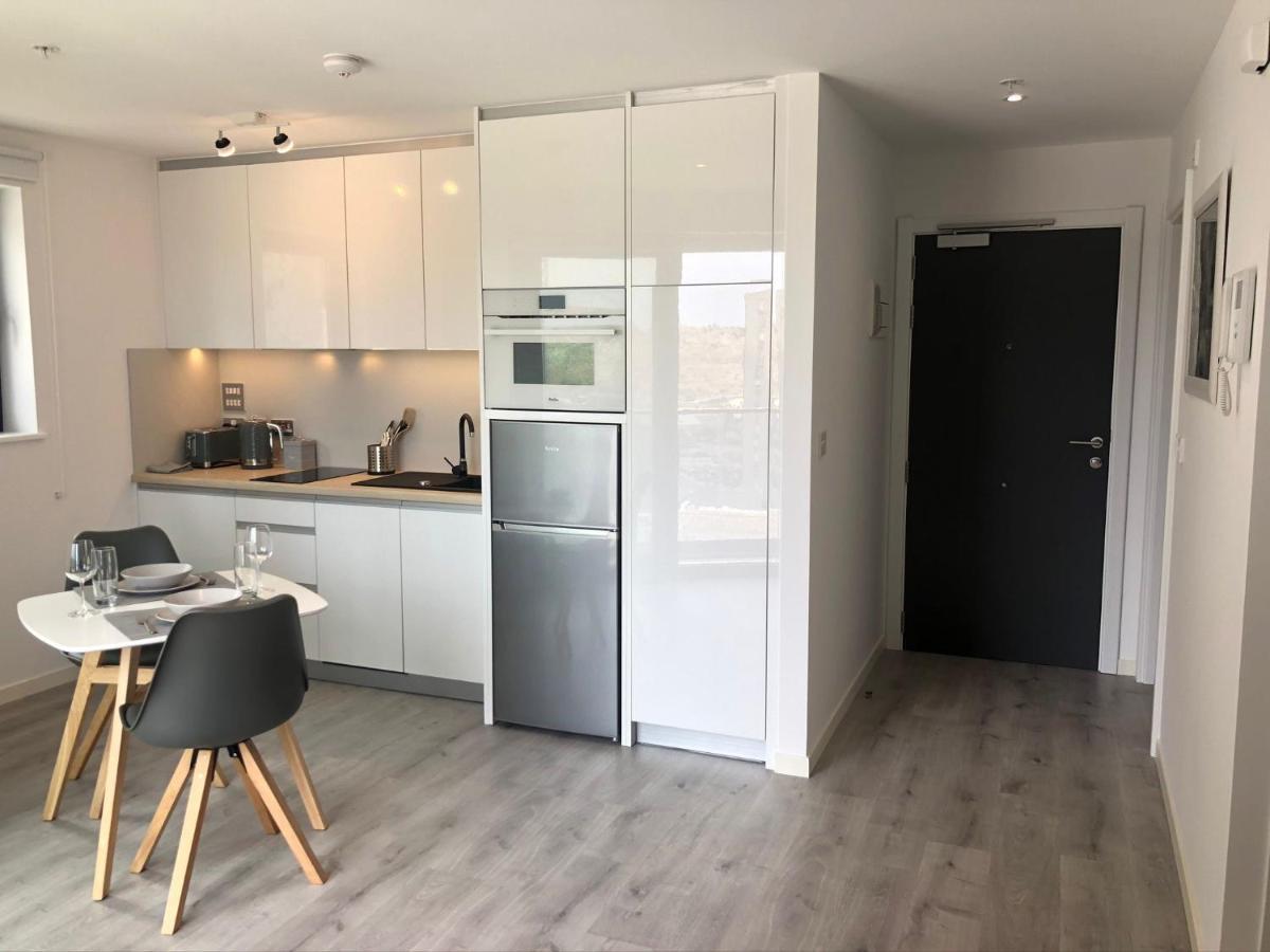 Cp High Floor Luxury Studio With Sea View Гибралтар Екстериор снимка